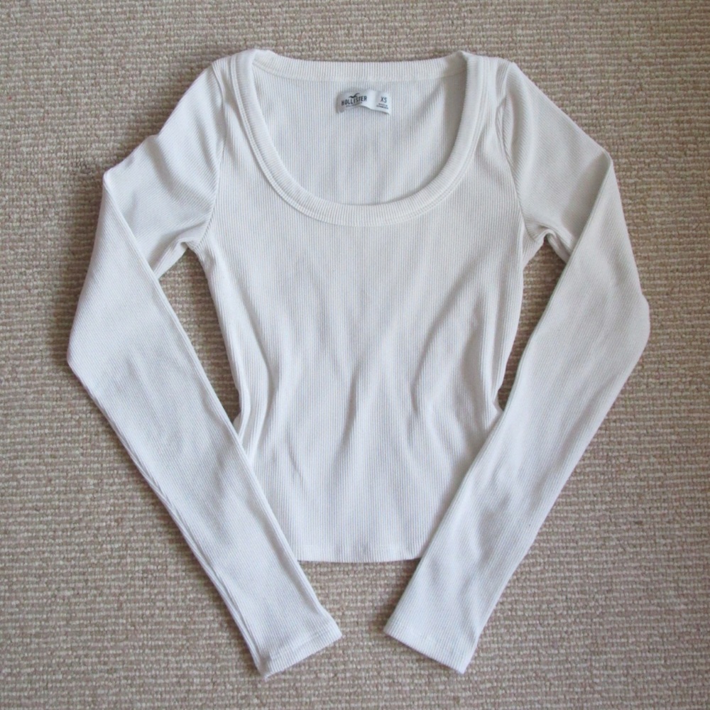 white hollister fitted top